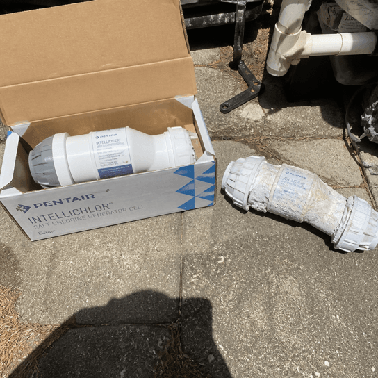 A new salt cell beside the old scaled one